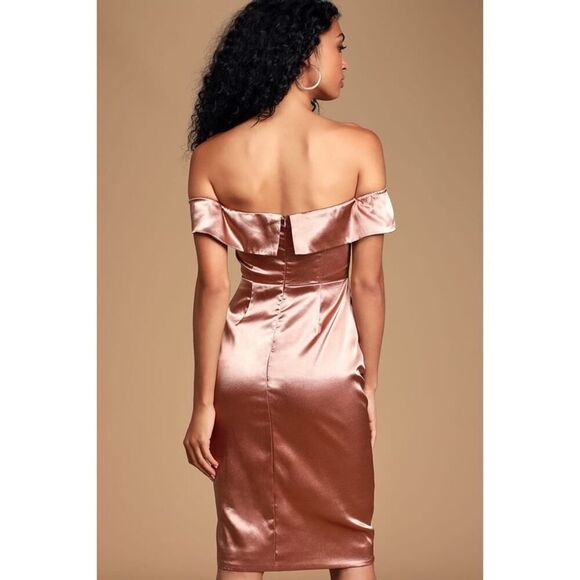 Lulus Paparazzi Shot Satin Off-Shoulder Midi Dress in Mauve Medium - Picture 2 of 8